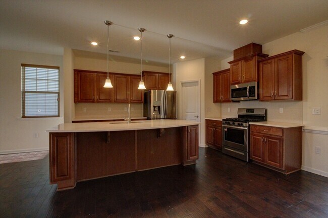 Foto del edificio - Gorgeous 4 Bedroom Home in Kitt's Creek Ne...