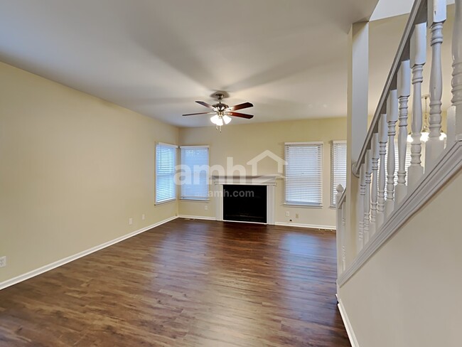 Foto del edificio - 904 Spring Harbor Ridge