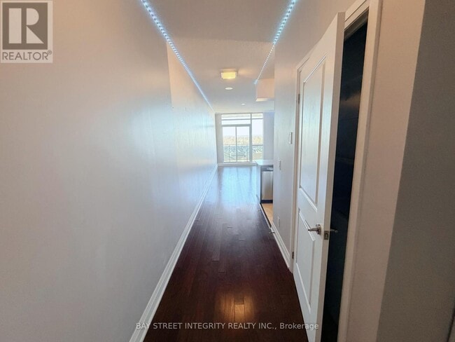 Photo du bâtiment - 520 Steeles Ave W