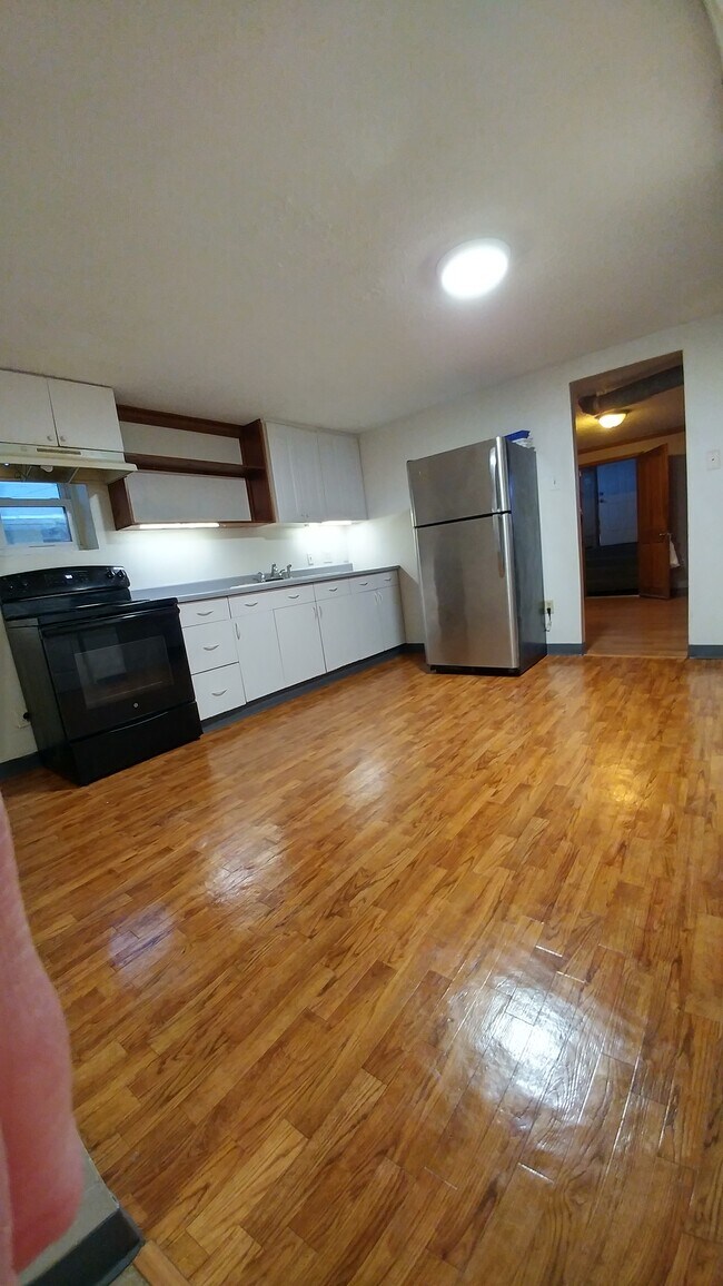 Kitchen - 401 9th St