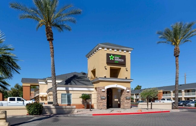 Building Photo - Furnished Studio-Phoenix - Airport - E. Oa...