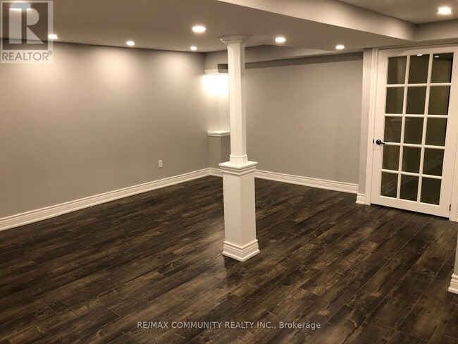 Building Photo - 3837 Coachman Cir