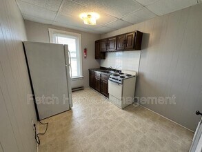 Building Photo - 107 E Main St