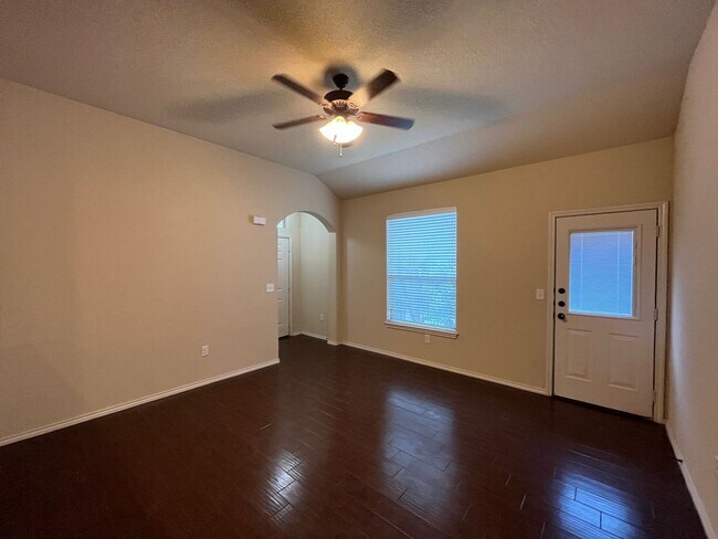 Foto del edificio - 677 Creekside Circle, New Braunfels, TX. 7...