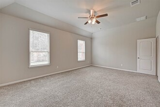 Building Photo - 14111 Lake Lodge Dr