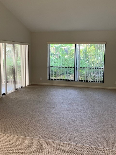 Building Photo - Boaters Paradise in Twelve Oaks! 2/2 Very ...