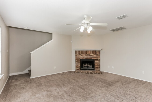 Building Photo - 6614 Jadaglen Dr