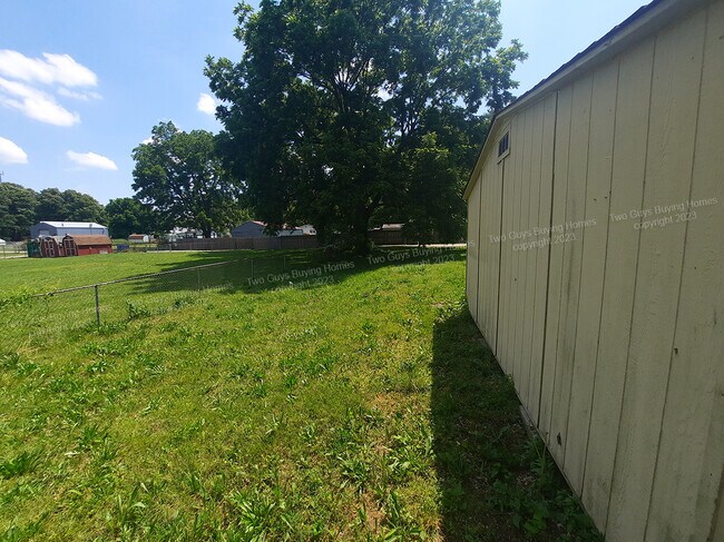 Building Photo - 1316 N Marion Ave