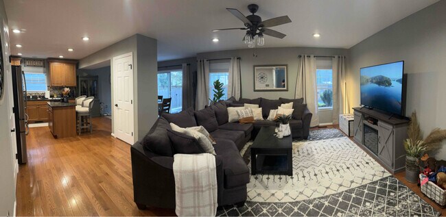 Photo - 148 W Earleigh Heights Rd House