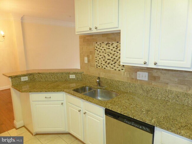 Foto del edificio - 5062 Kilburn St