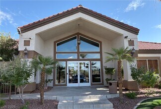 Building Photo - 2305 W Horizon Ridge Pkwy