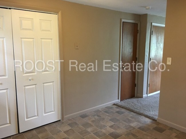 Building Photo - 20 Grand Valley Dr