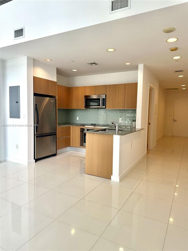 Building Photo - 1050 Brickell Ave