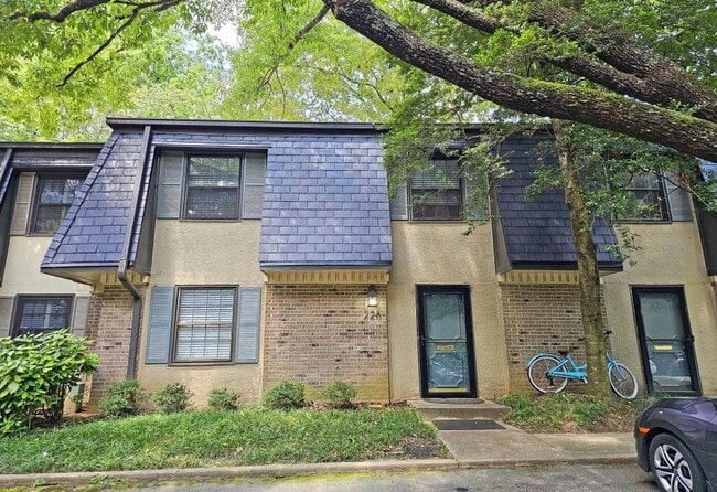 Building Photo - 226 Triumph Dr NW