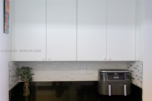 Foto del edificio - 3500 Gateway Dr