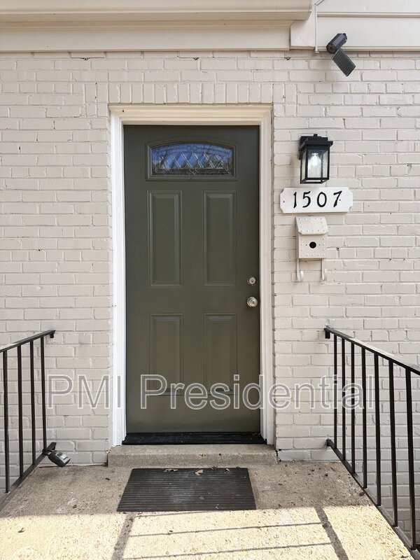 Foto del edificio - 1507 Foster Rd