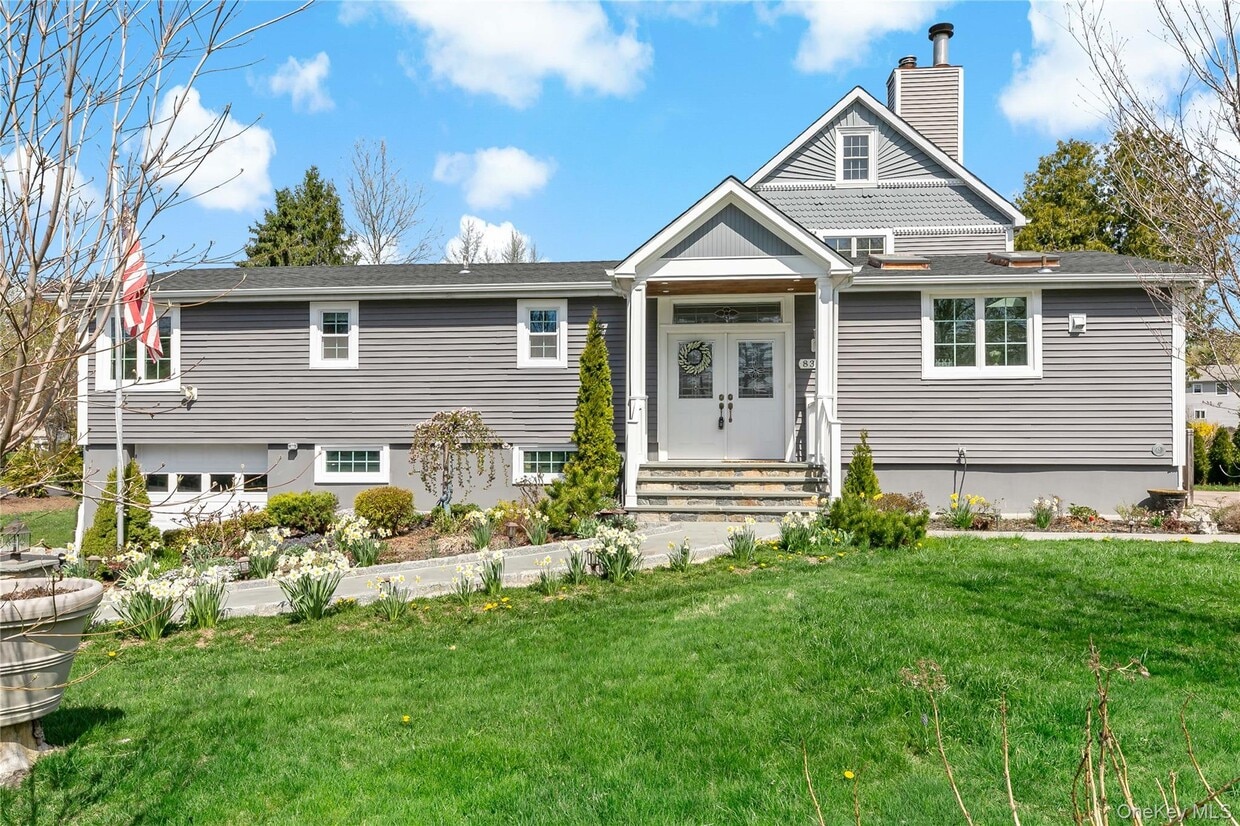 Foto principal - 830 Barberry Rd