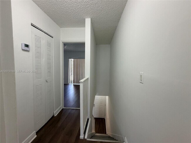 Foto del edificio - 2710 W 76th St