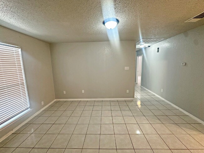 Building Photo - 1311 Hortencia Ave