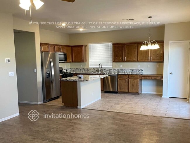 Foto del edificio - 10410 Morning Drop Ave