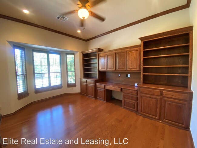 Building Photo - 4 br, 3.5 bath House - 16804 BRADBURY CIRCLE