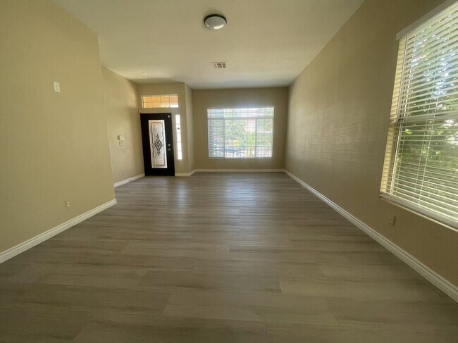 Foto del edificio - Beautiful one level home