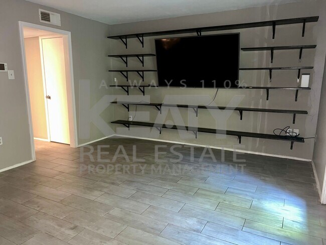 Foto del edificio - 2 Bedroom, 1.5 Bathroom Townhouse is Avail...