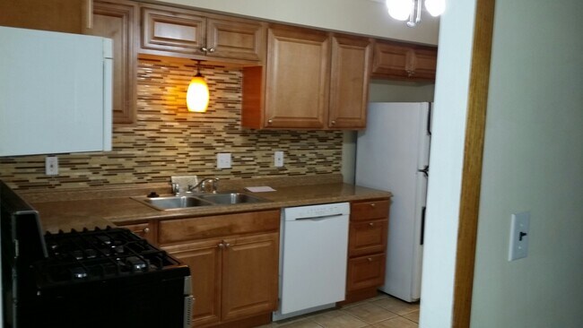 Foto del edificio - 361 Fox Village Ct