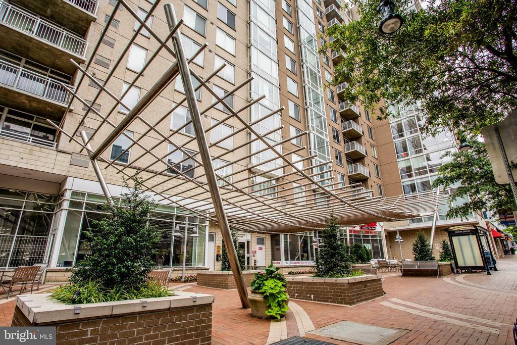 Foto principal - 930 Wayne Ave