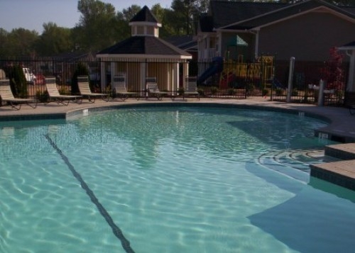 Pool - Pinewood Park Apartments