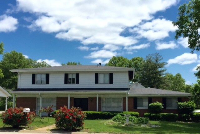 Building Photo - 1000 Fernview Dr