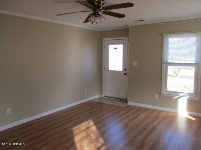 Foto del edificio - 414 Wolf Run Ln