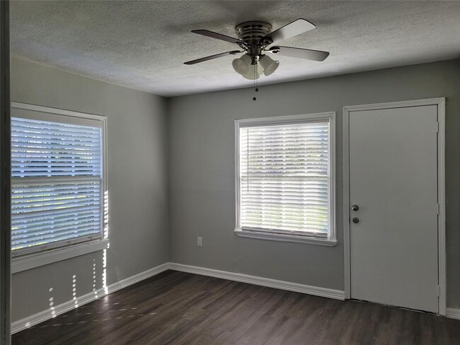 Foto del edificio - 7642 Greendowns St