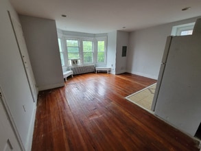 Building Photo - 4517 Chester Ave