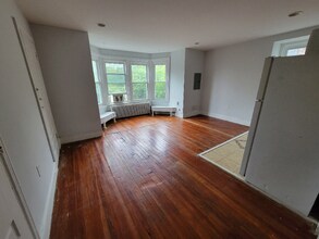 Building Photo - 4517 Chester Ave