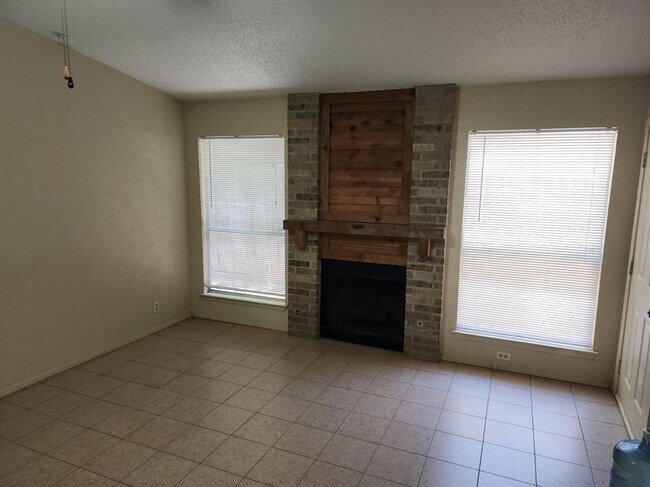 Building Photo - 10616 Lanshire Dr