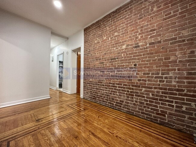 Building Photo - 122 La Salle St