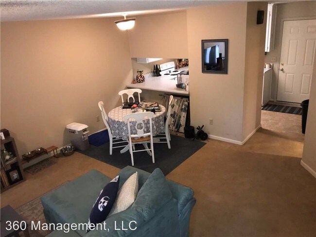 Building Photo - 575 Greentree Terrace