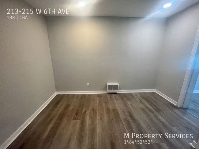 Building Photo - Newly Renovated 1st Floor One Bedroom Apar...