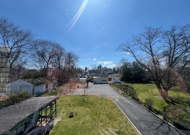 Building Photo - 19 E Hanover Ave
