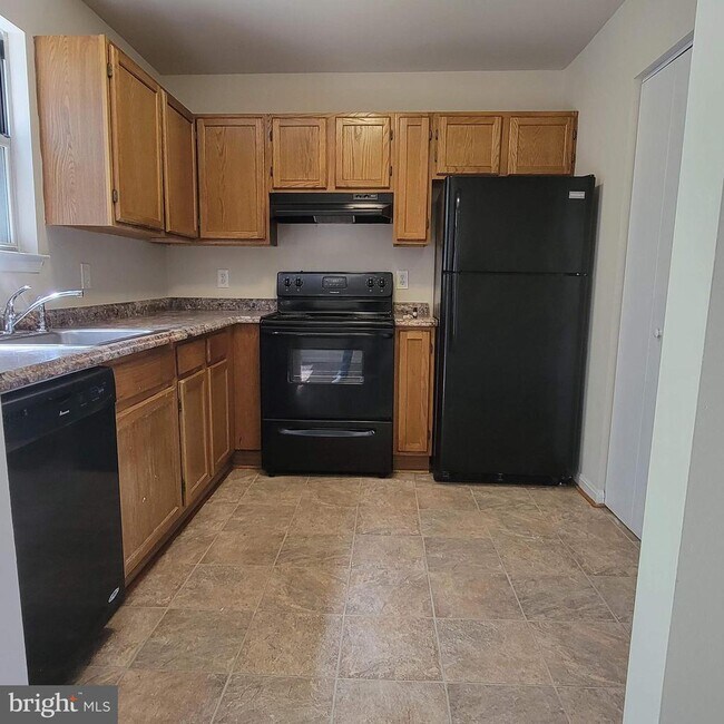 Building Photo - 1218 Adeline Way
