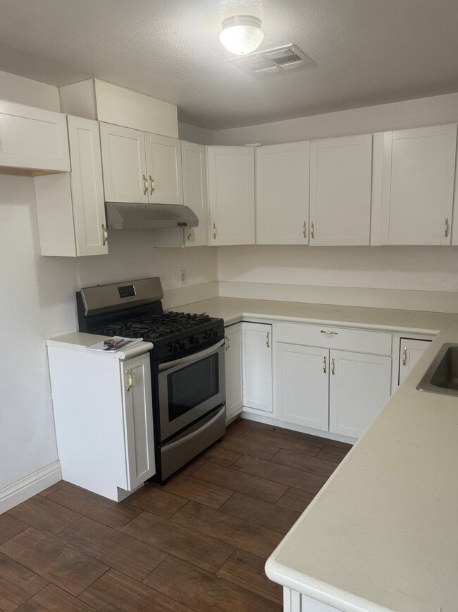 Foto del edificio - 65786 6th St