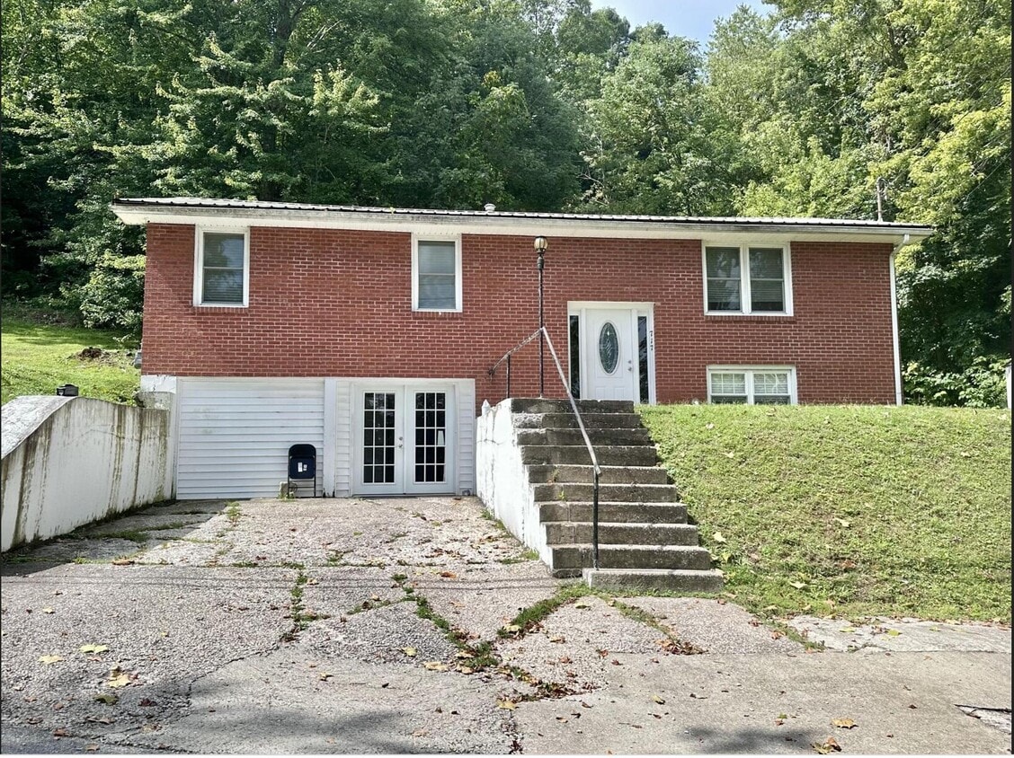 717 Vernon Cir, Morehead, KY 40351 House Rental in Morehead, KY