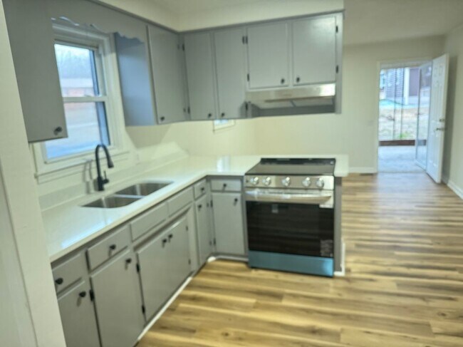 Foto del edificio - 261 oak circle