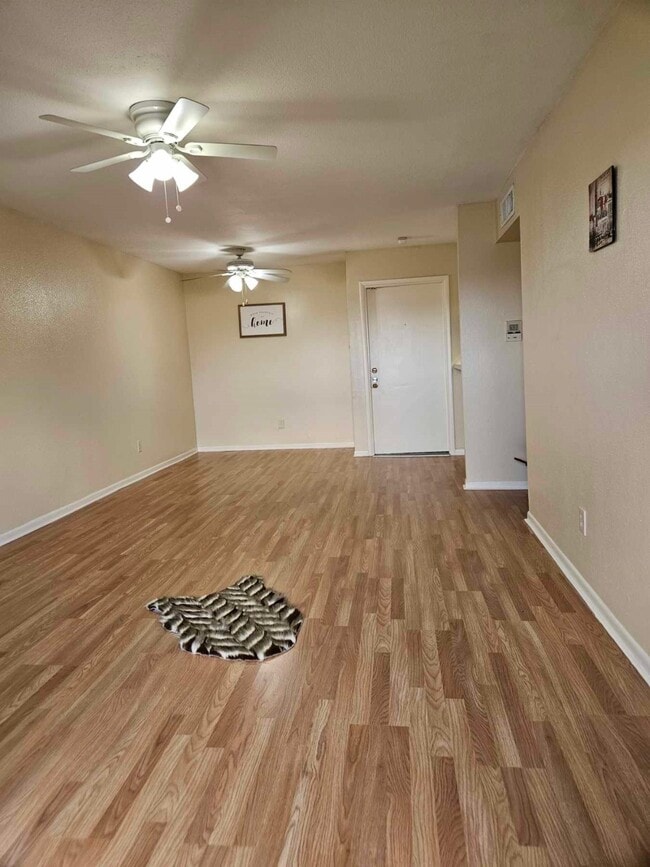 Building Photo - 8433 Hearth Dr