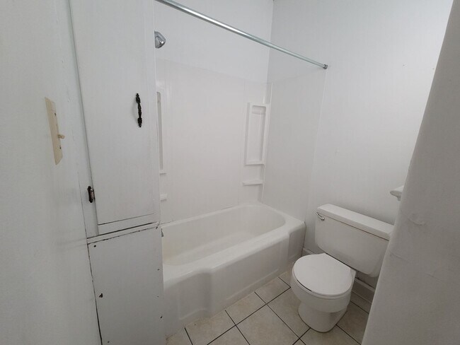 Building Photo - 1340 1st Avenue NW