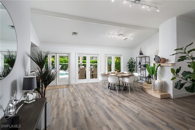 Foto del edificio - 420 Palm Cir E