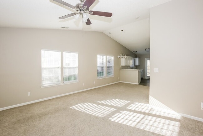 Foto del edificio - 4006 Salmon River Dr