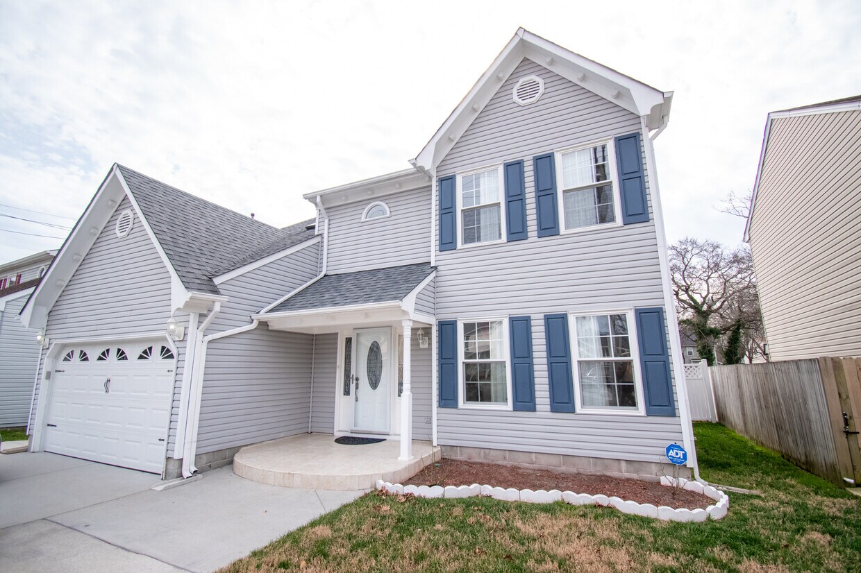 front view - 925 Avenue I