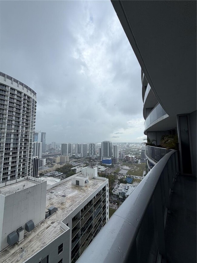 Foto del edificio - 488 NE 18th St